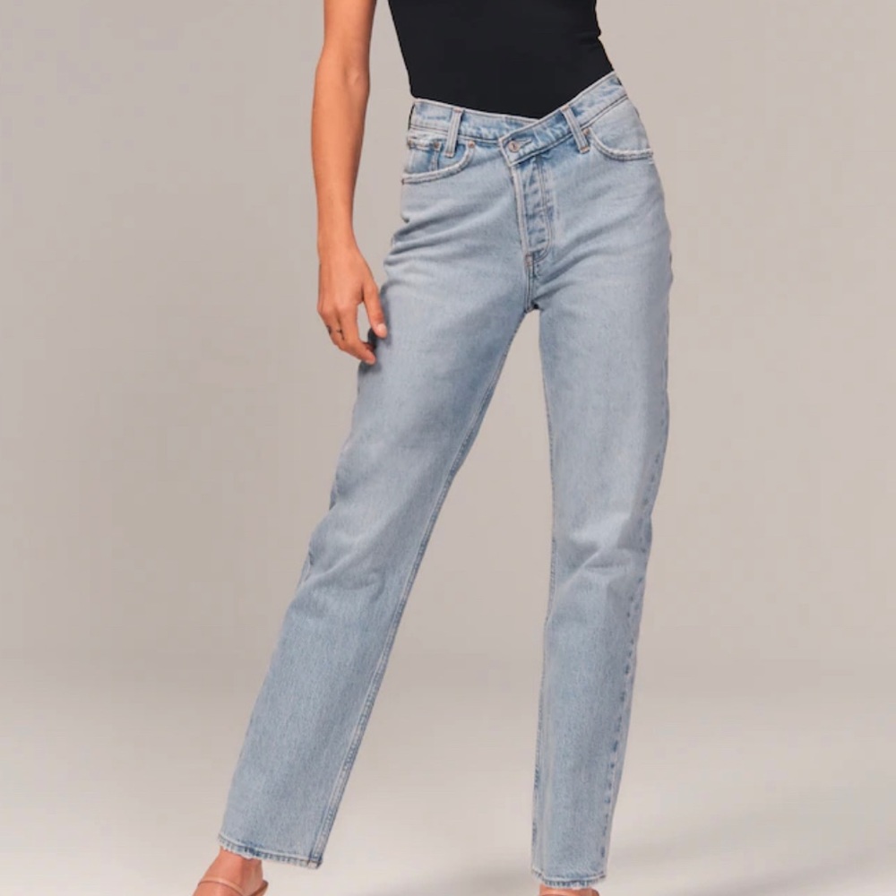 Abercrombie & Fitch Light Wash Straight Leg Jeans